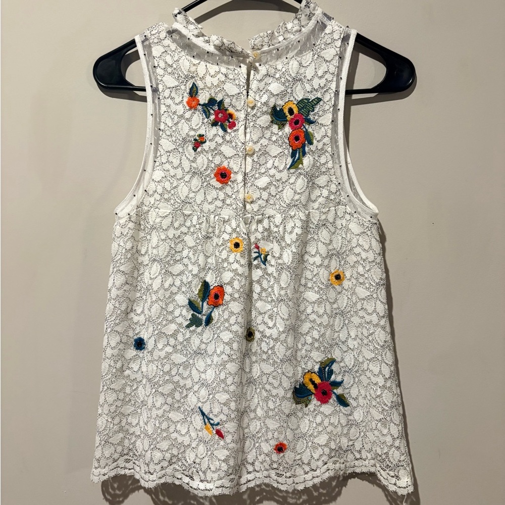 Maeve Anthropologie White Floral Embroidered Lace Shell Top Sleeveless Sz 2 - Picture 2 of 5